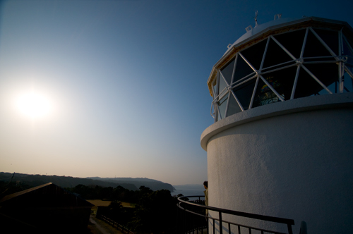 大島の灯台.jpg