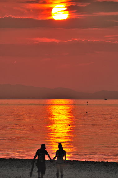 夕日と海と恋物語